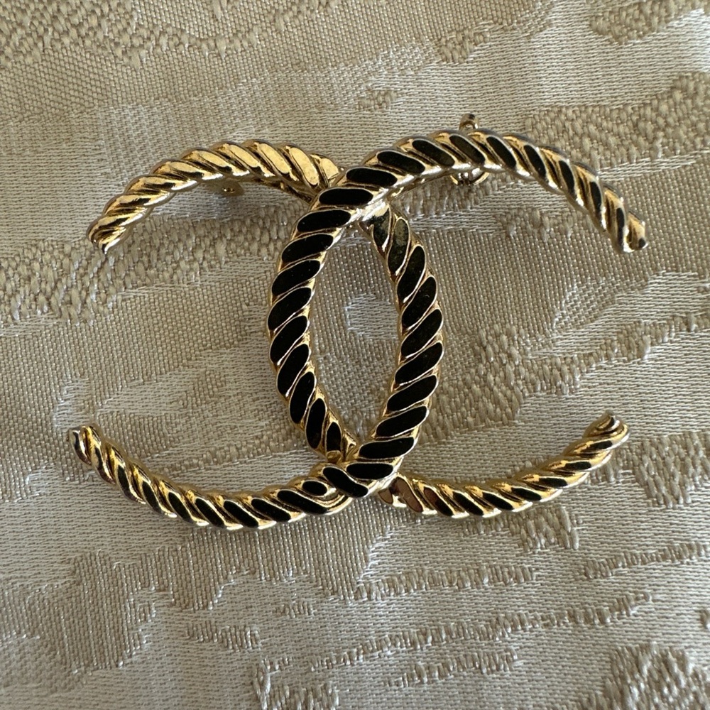 Chanel Authentic Vintage Gold Brooch